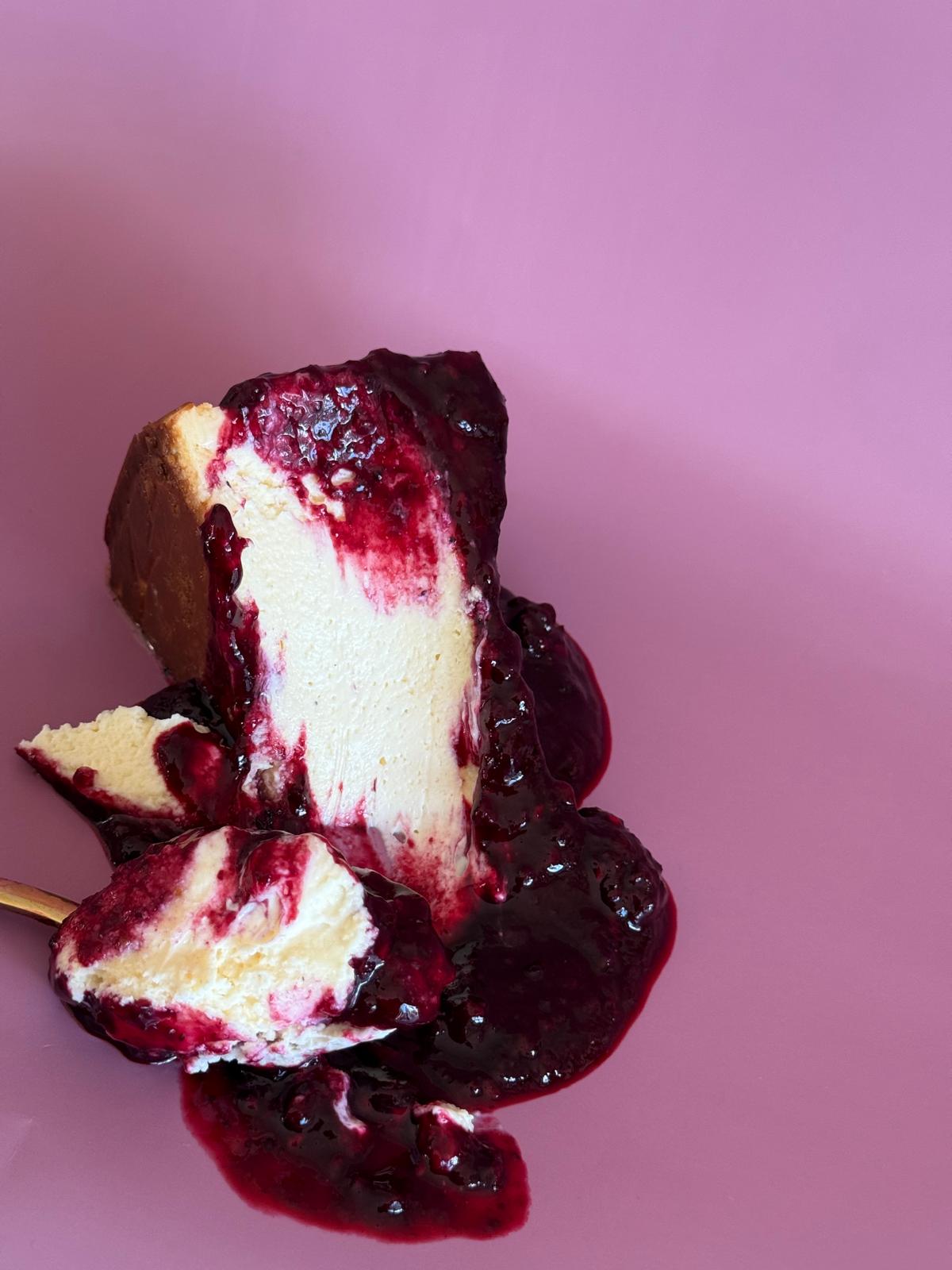 Basque cheesecake with berry compote - San Sebastian cake slice